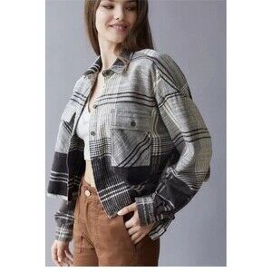 BDG Urban Outfitters Top MEDIUM White Black Plaid Cropped Boho Flannel Oversized